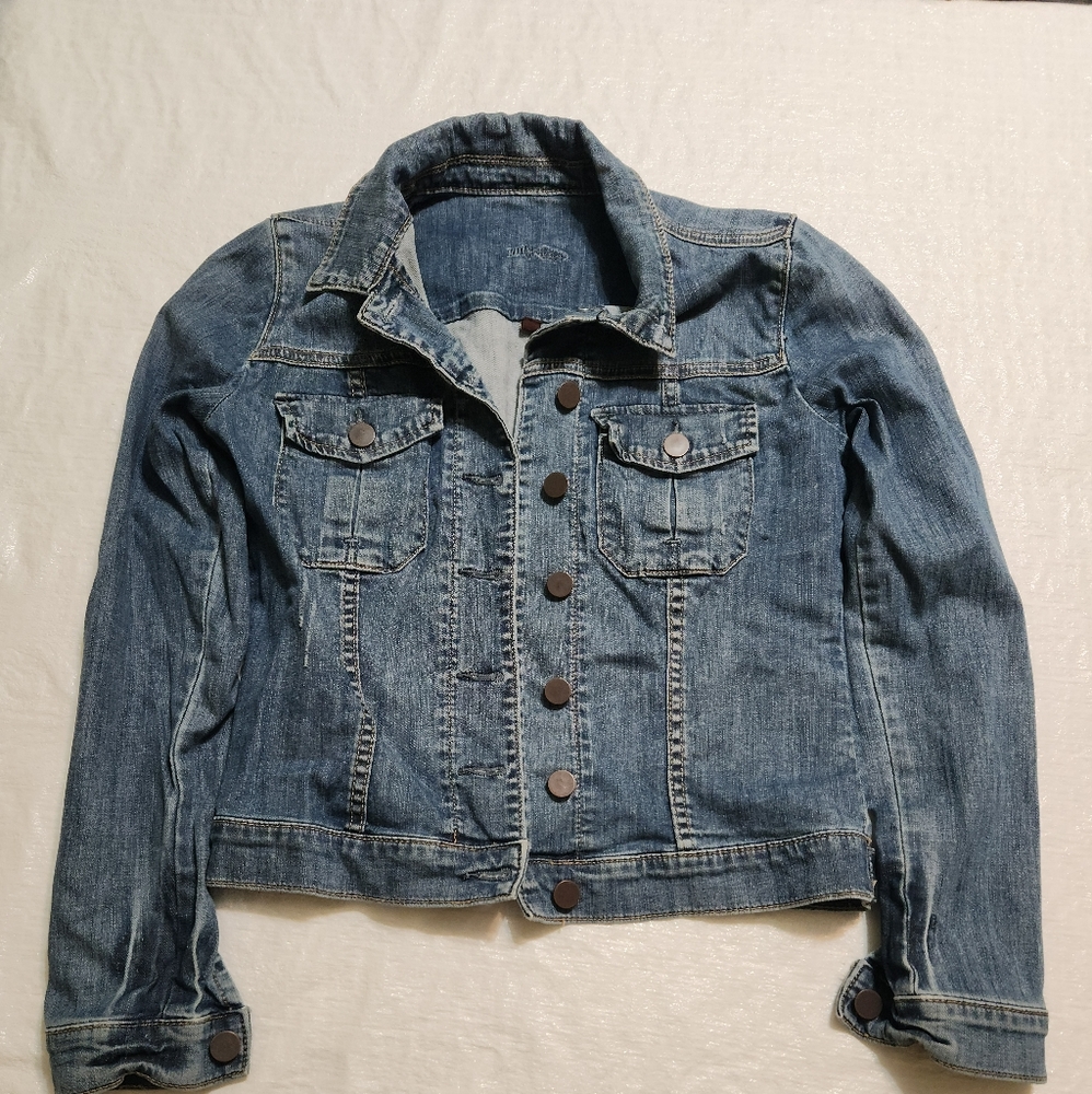 Kut from the kloth jean jacket. Size XS